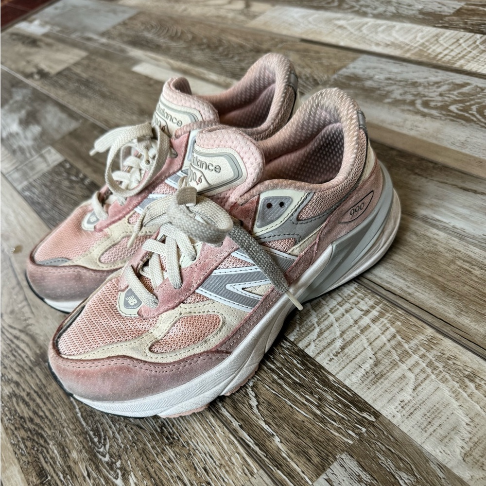 Pink New balance 990